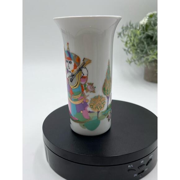 Vintage Rosenthal Bjorn Wiinblad
Musicians Small Arabian Nights Trumpet Vase - Picture 5 of 16